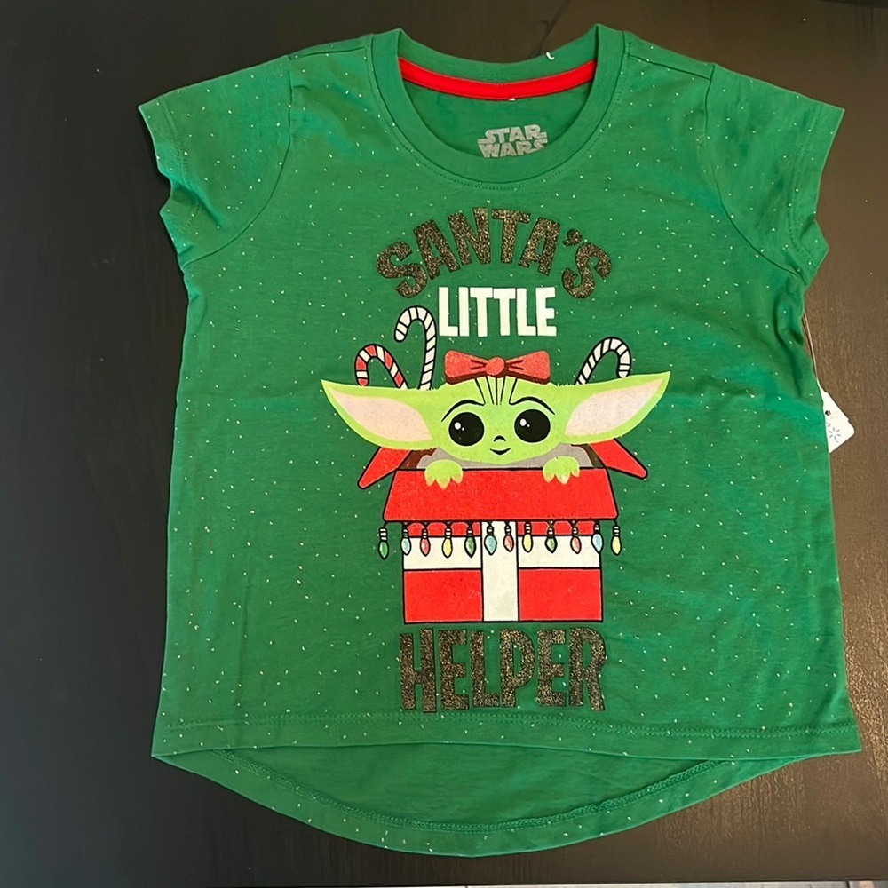 NWT Star Wars Christmas T-shirt size 4/5 years